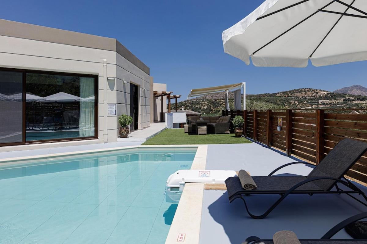 Villa Chnaris - Private Pool And Sauna Perama  Exterior photo